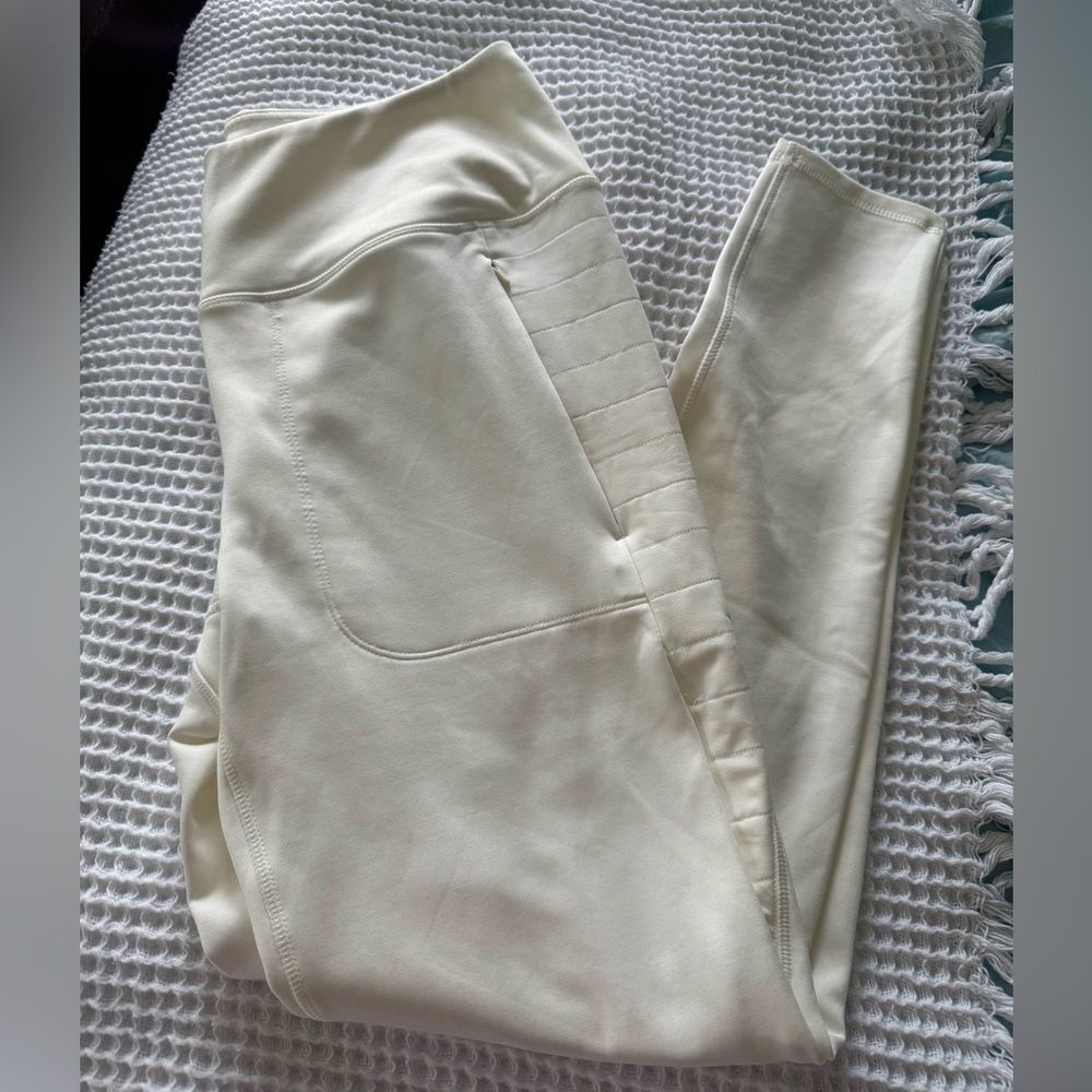 EUC SZ L *SPYDER* active leggings in Pearl w/zip pockets